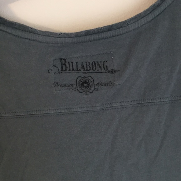 💀BILLABONG unique distressed tee, size S - Picture 6 of 8